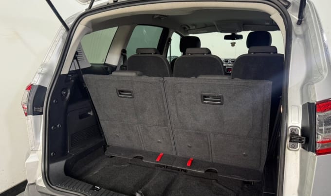 2025 Ford S-max