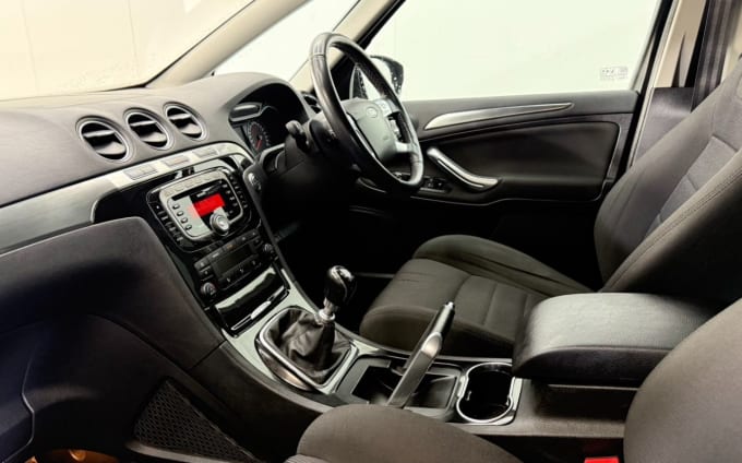 2025 Ford S-max
