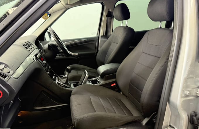 2025 Ford S-max