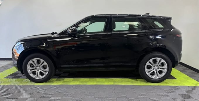 2025 Land Rover Range Rover Evoque