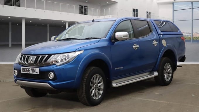 2025 Mitsubishi L200