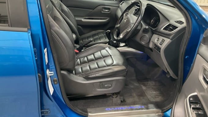 2025 Mitsubishi L200