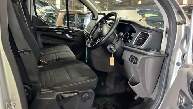 2025 Ford Transit Custom