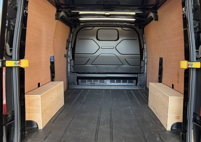 2025 Ford Transit Custom