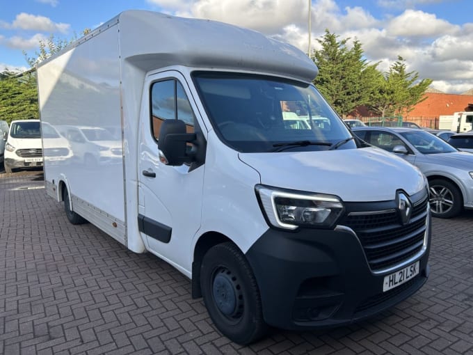 2025 Renault Master