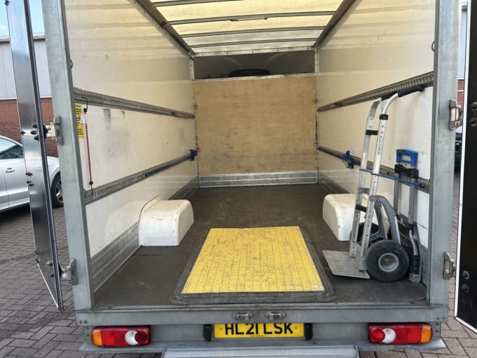 2025 Renault Master