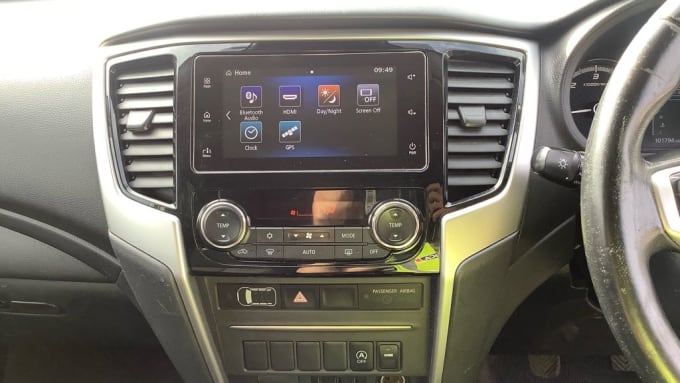2025 Mitsubishi L200