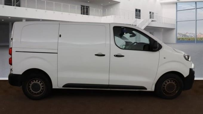 2025 Peugeot Expert