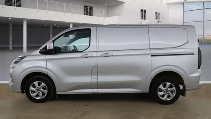2025 Ford Transit Custom