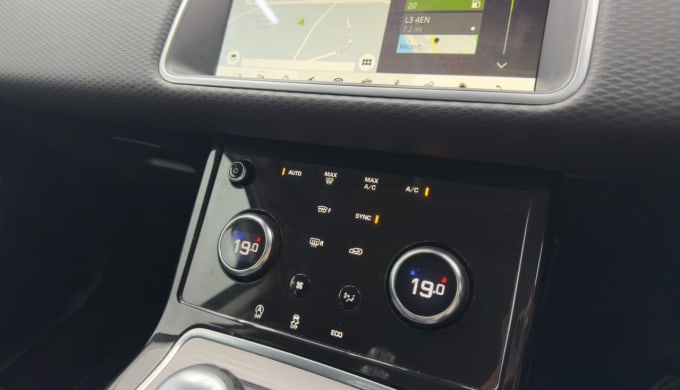 2025 Land Rover Range Rover Evoque