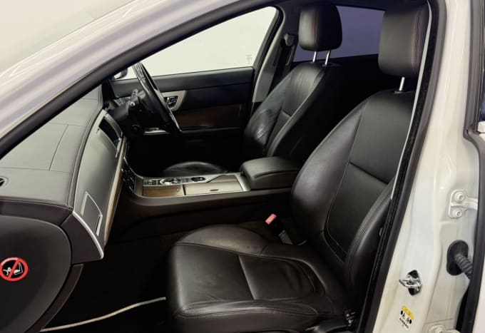 2014 Jaguar Xf