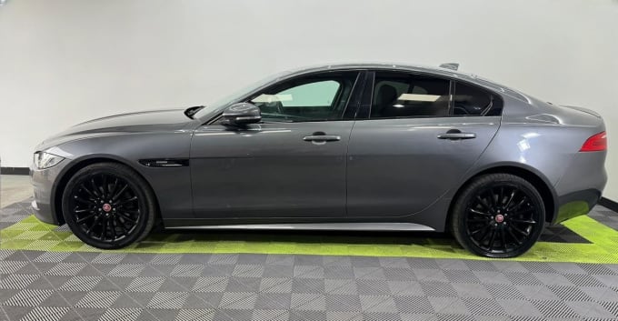 2017 Jaguar Xe
