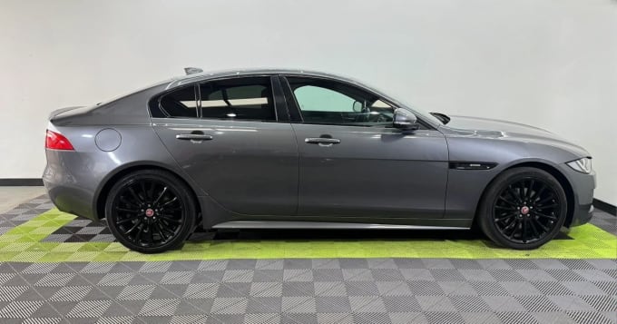 2017 Jaguar Xe