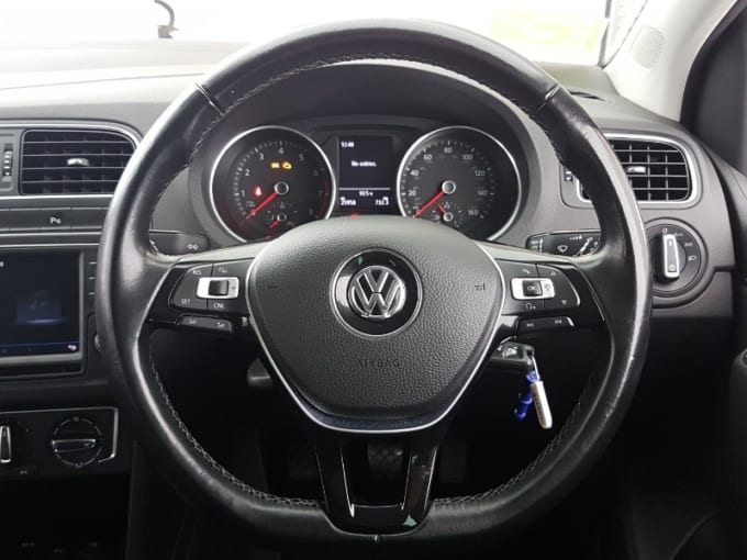 2017 Volkswagen Polo