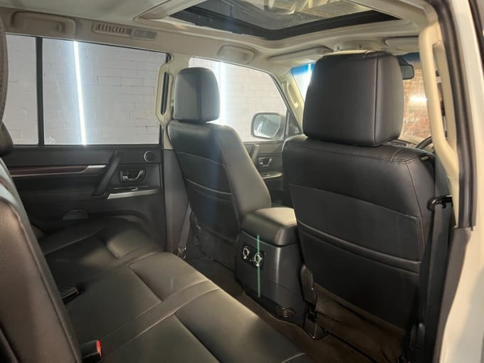 2025 Mitsubishi Shogun