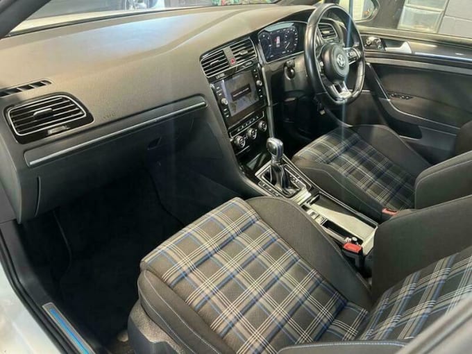 2025 Volkswagen Golf