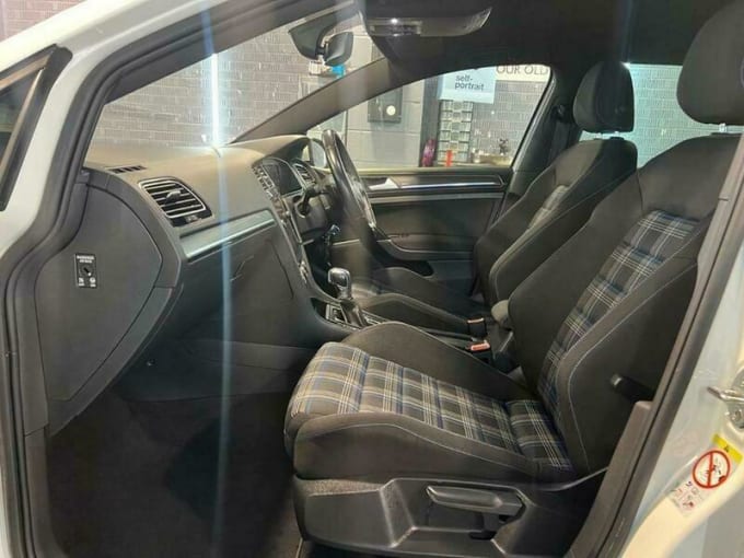 2025 Volkswagen Golf