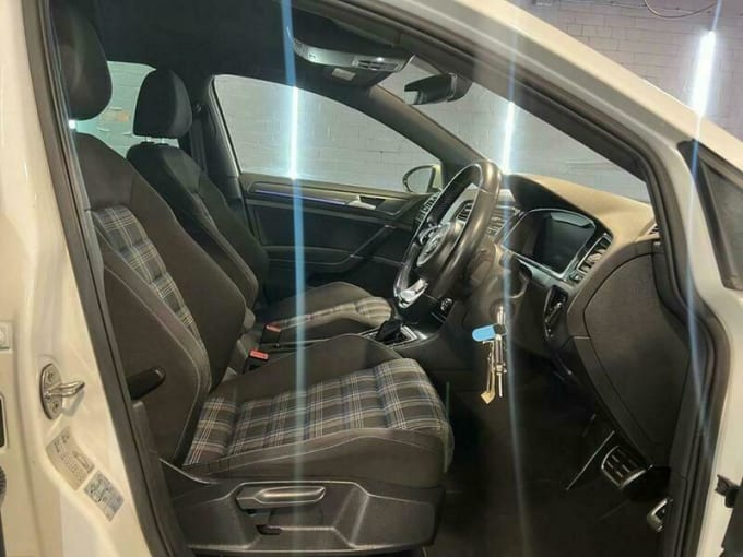 2025 Volkswagen Golf