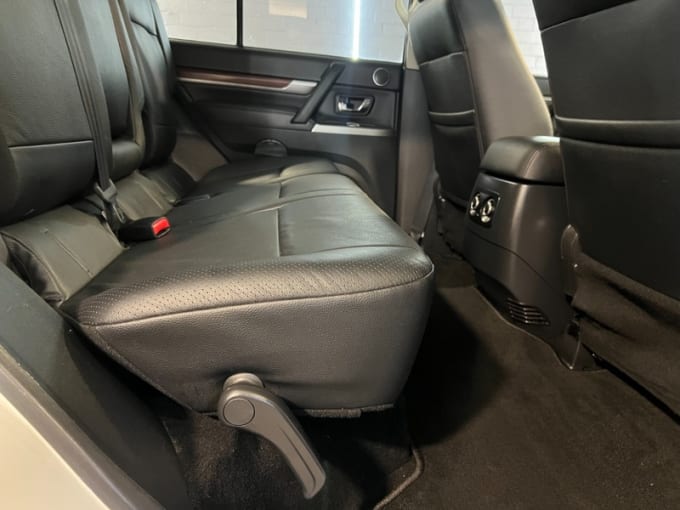 2025 Mitsubishi Shogun