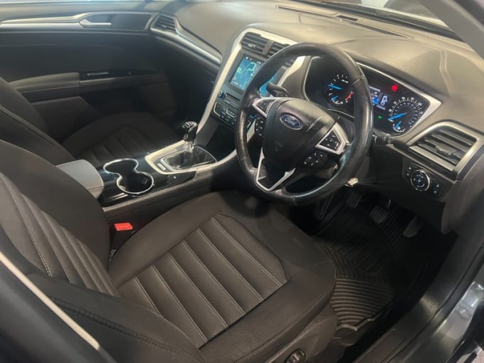2025 Ford Mondeo