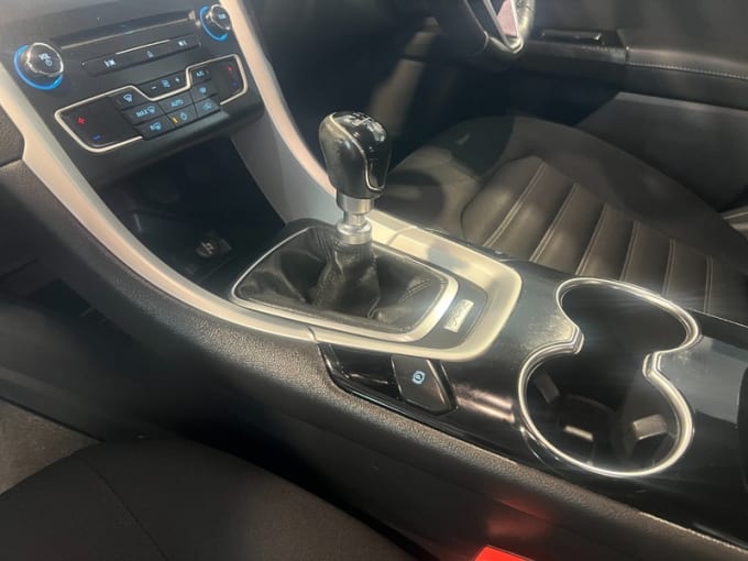 2025 Ford Mondeo