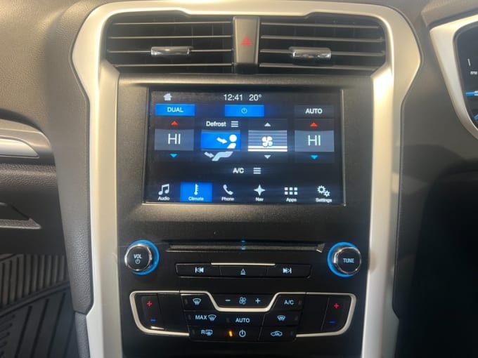 2025 Ford Mondeo