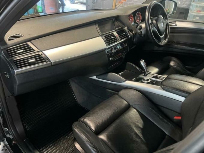 2025 BMW X6
