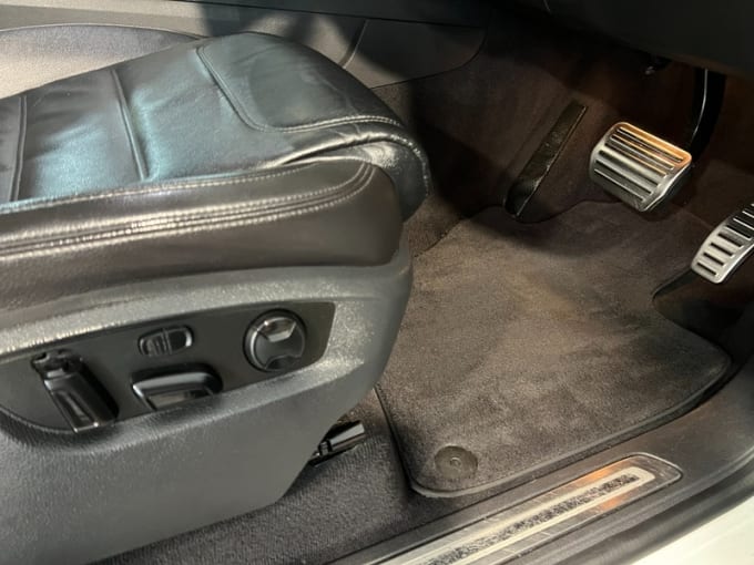 2025 Volkswagen Touareg