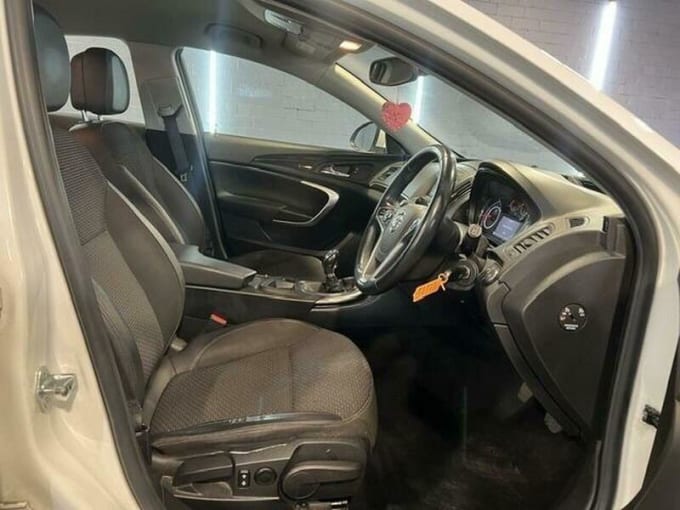 2025 Vauxhall Insignia