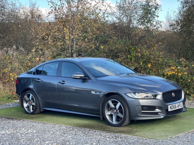 2025 Jaguar Xe