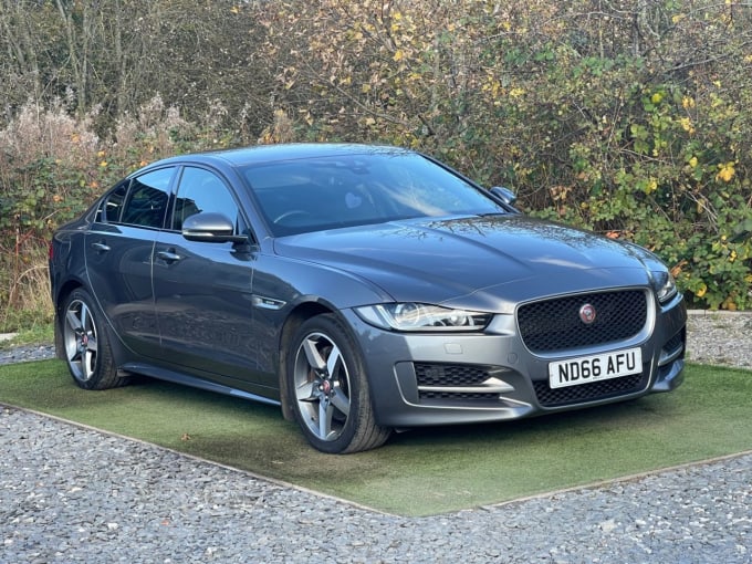 2025 Jaguar Xe