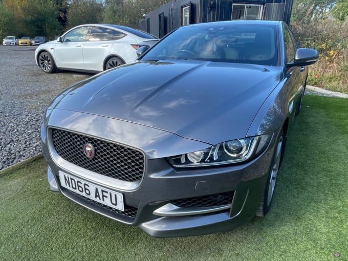 2025 Jaguar Xe