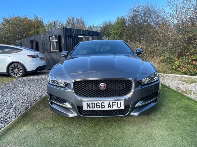 2025 Jaguar Xe