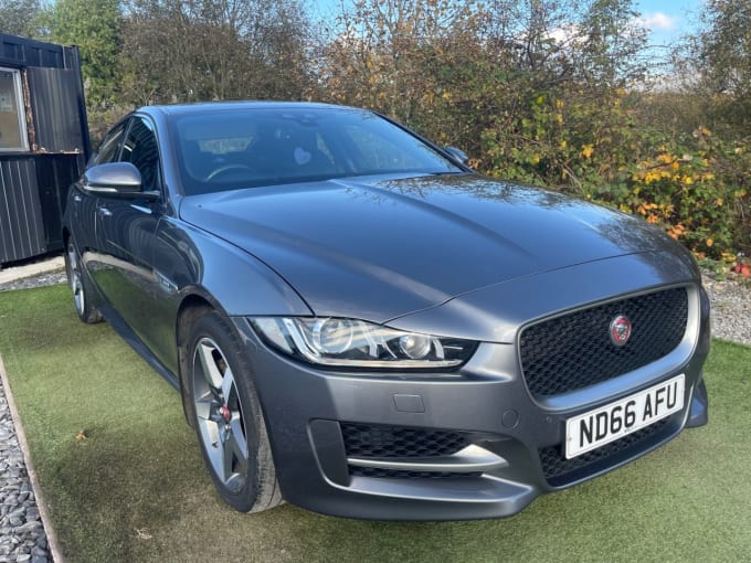 2025 Jaguar Xe