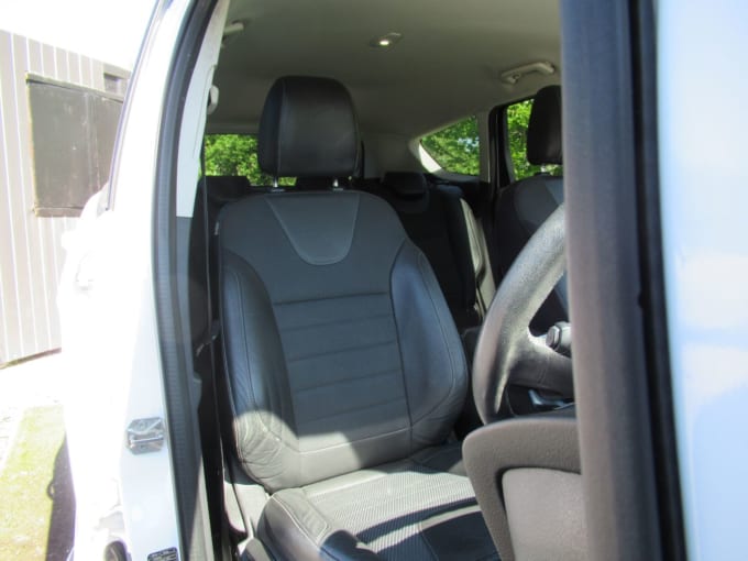 2025 Ford Kuga