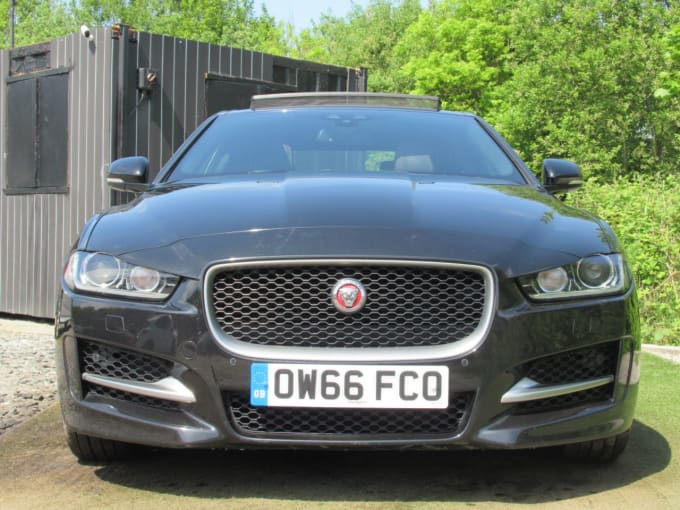 2025 Jaguar Xe
