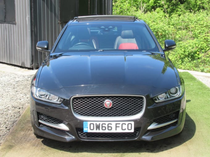 2025 Jaguar Xe