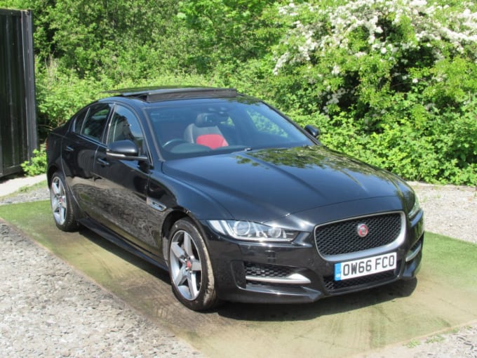 2025 Jaguar Xe