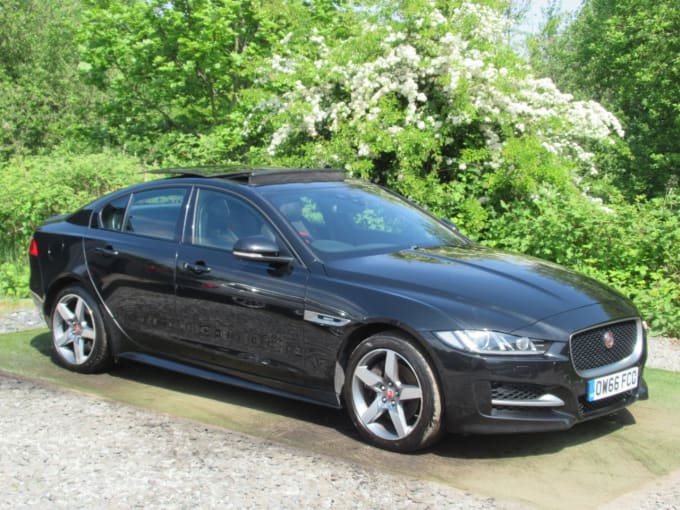 2025 Jaguar Xe