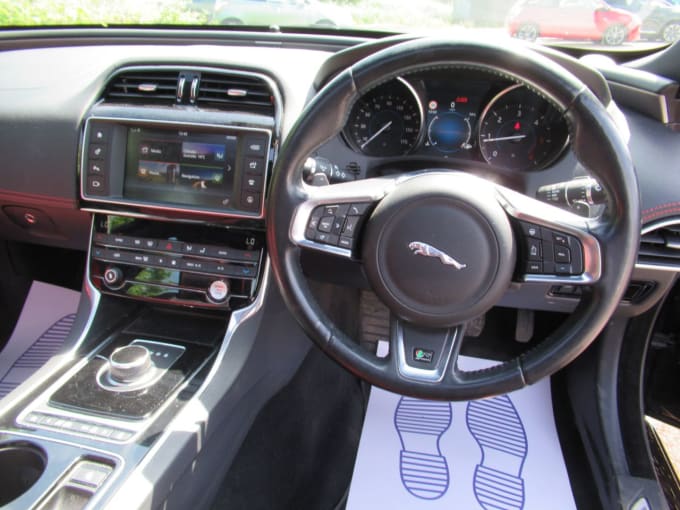 2025 Jaguar Xe