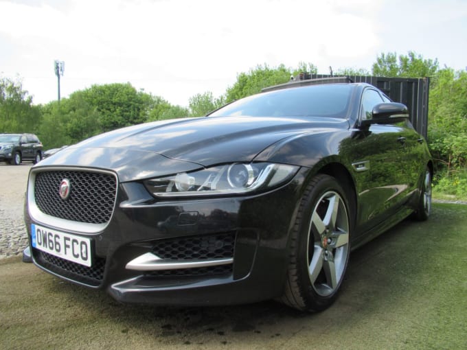 2025 Jaguar Xe