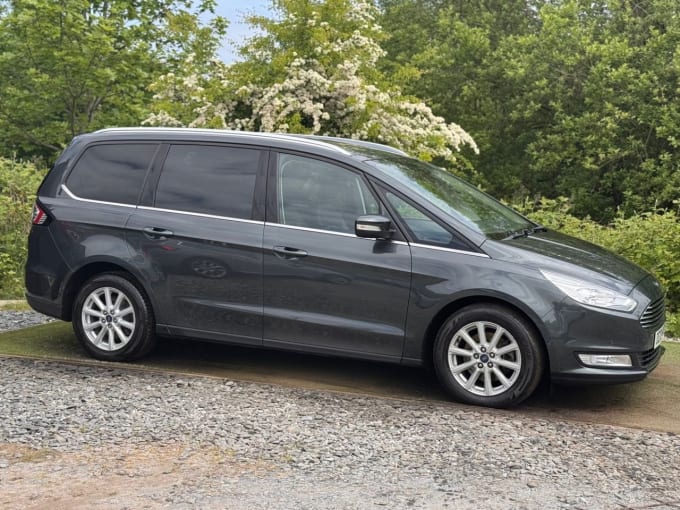 2025 Ford Galaxy