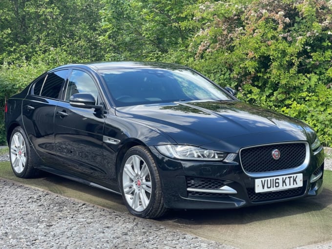 2025 Jaguar Xe