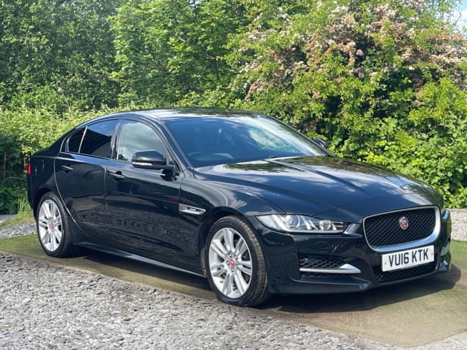 2025 Jaguar Xe