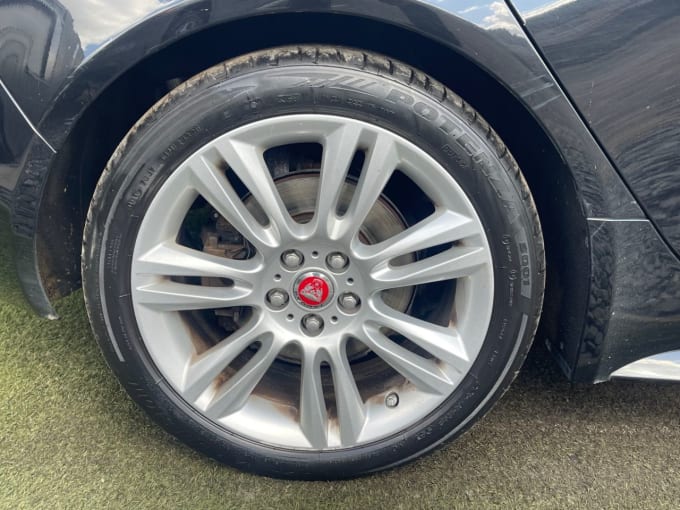 2025 Jaguar Xe