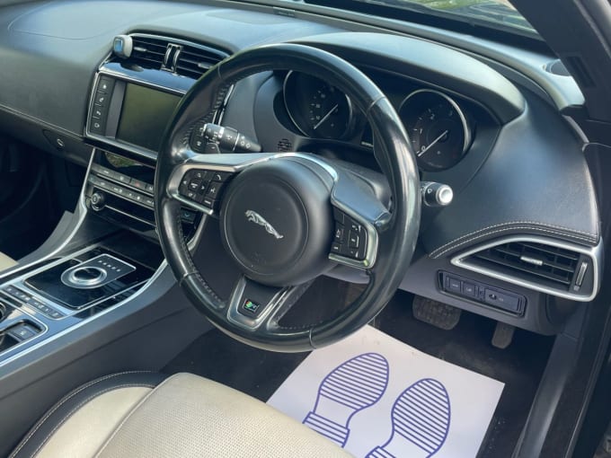 2025 Jaguar Xe