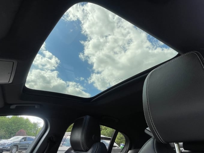 2025 Jaguar Xe