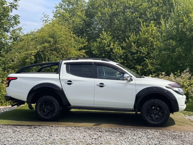 2025 Mitsubishi L200