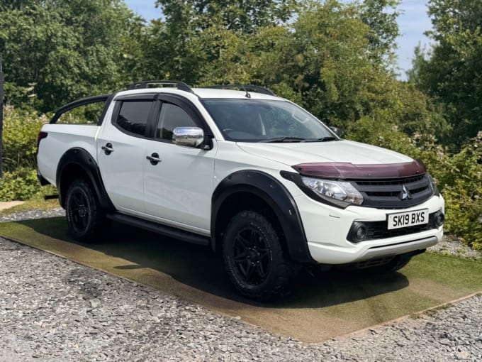 2025 Mitsubishi L200