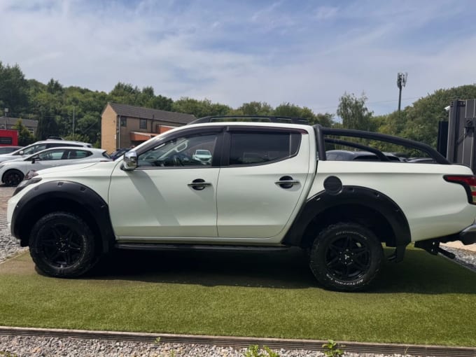 2025 Mitsubishi L200
